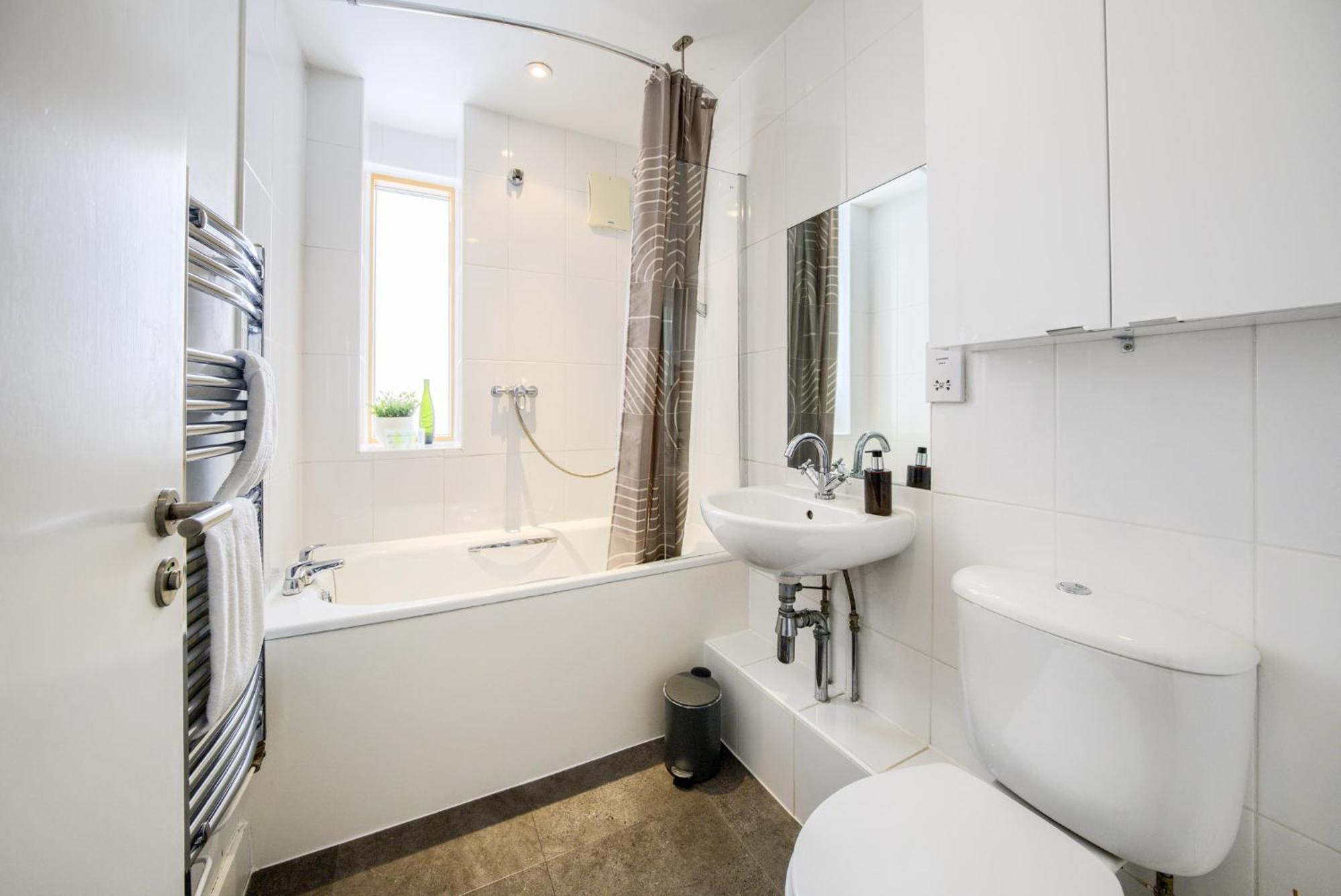 Coventry Large 4-Bed Townhouse By Empower Homes Buitenkant foto