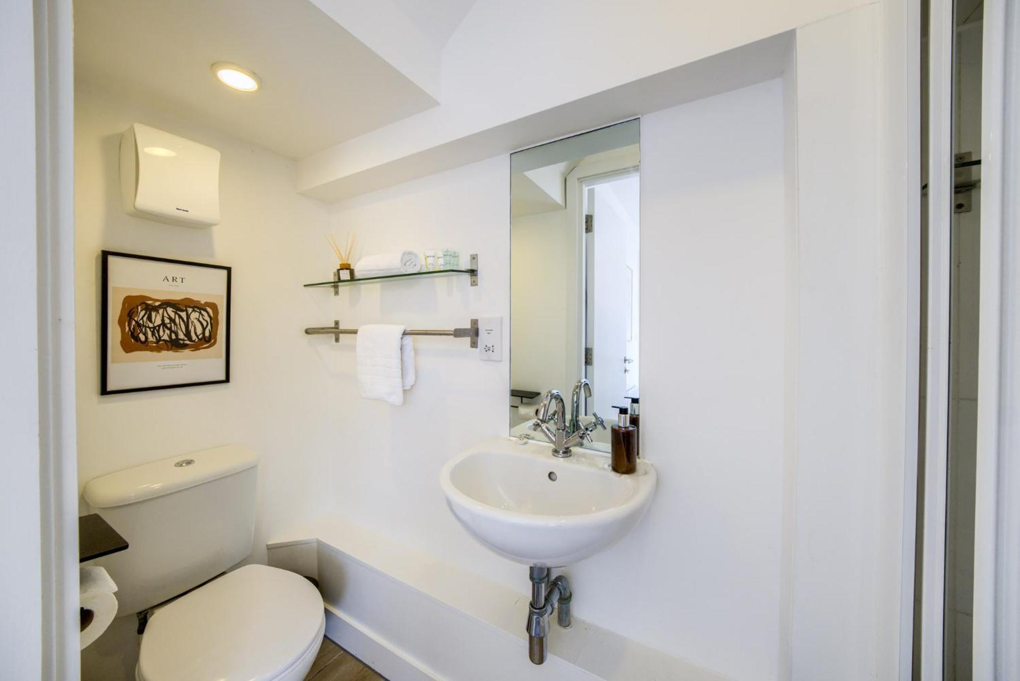 Coventry Large 4-Bed Townhouse By Empower Homes Buitenkant foto
