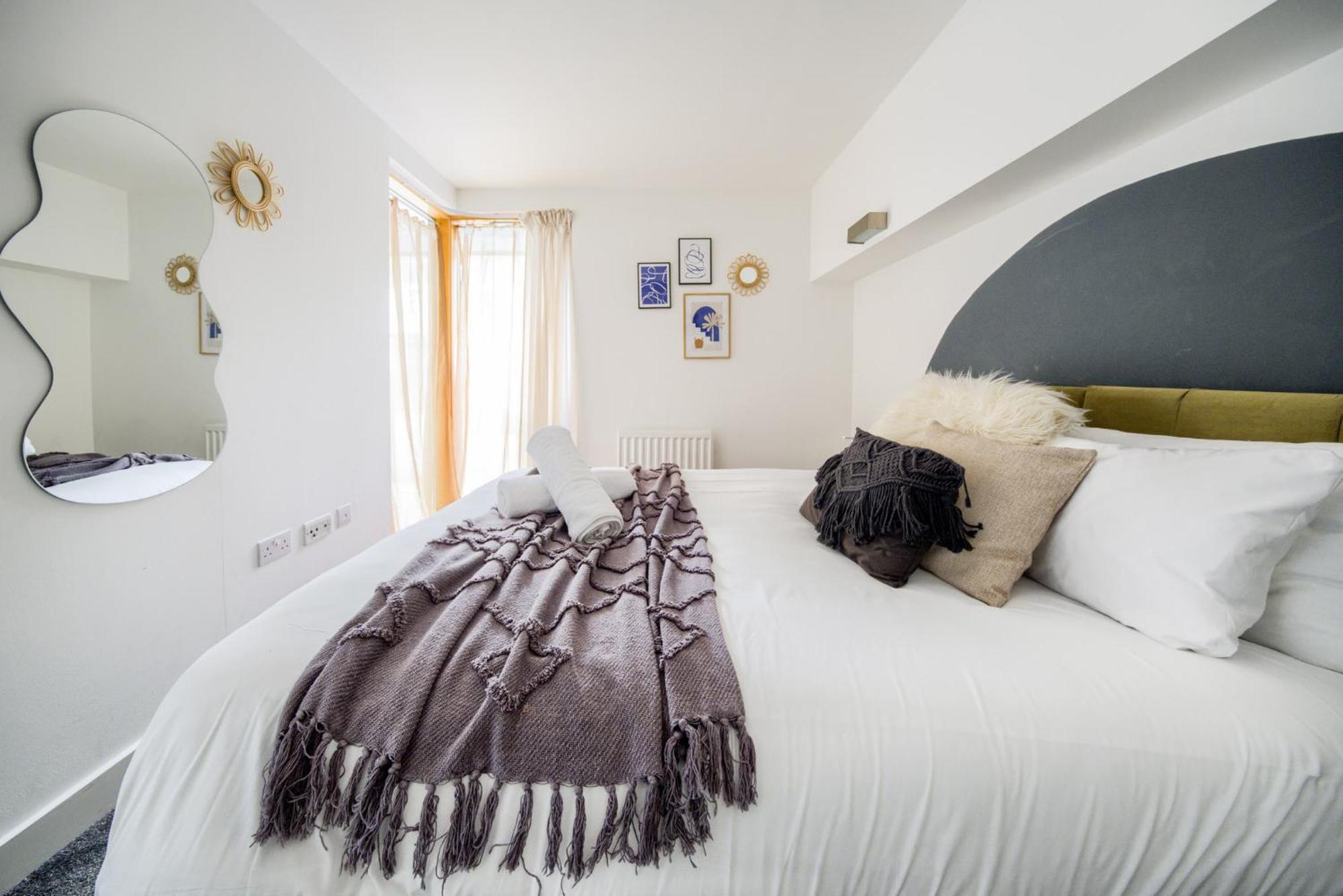 Coventry Large 4-Bed Townhouse By Empower Homes Buitenkant foto