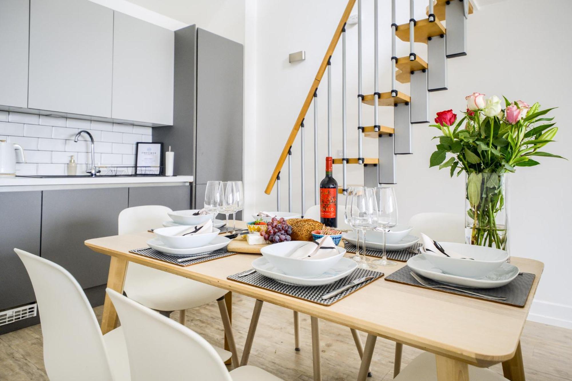 Coventry Large 4-Bed Townhouse By Empower Homes Buitenkant foto