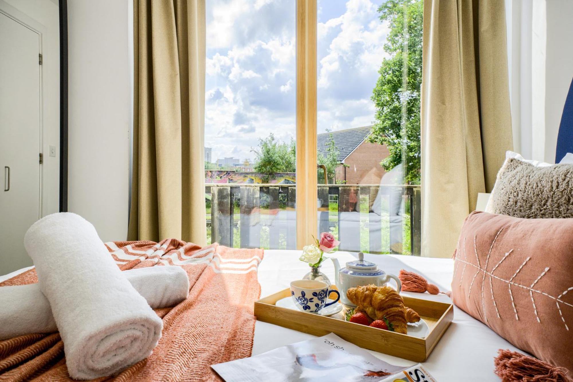 Coventry Large 4-Bed Townhouse By Empower Homes Buitenkant foto