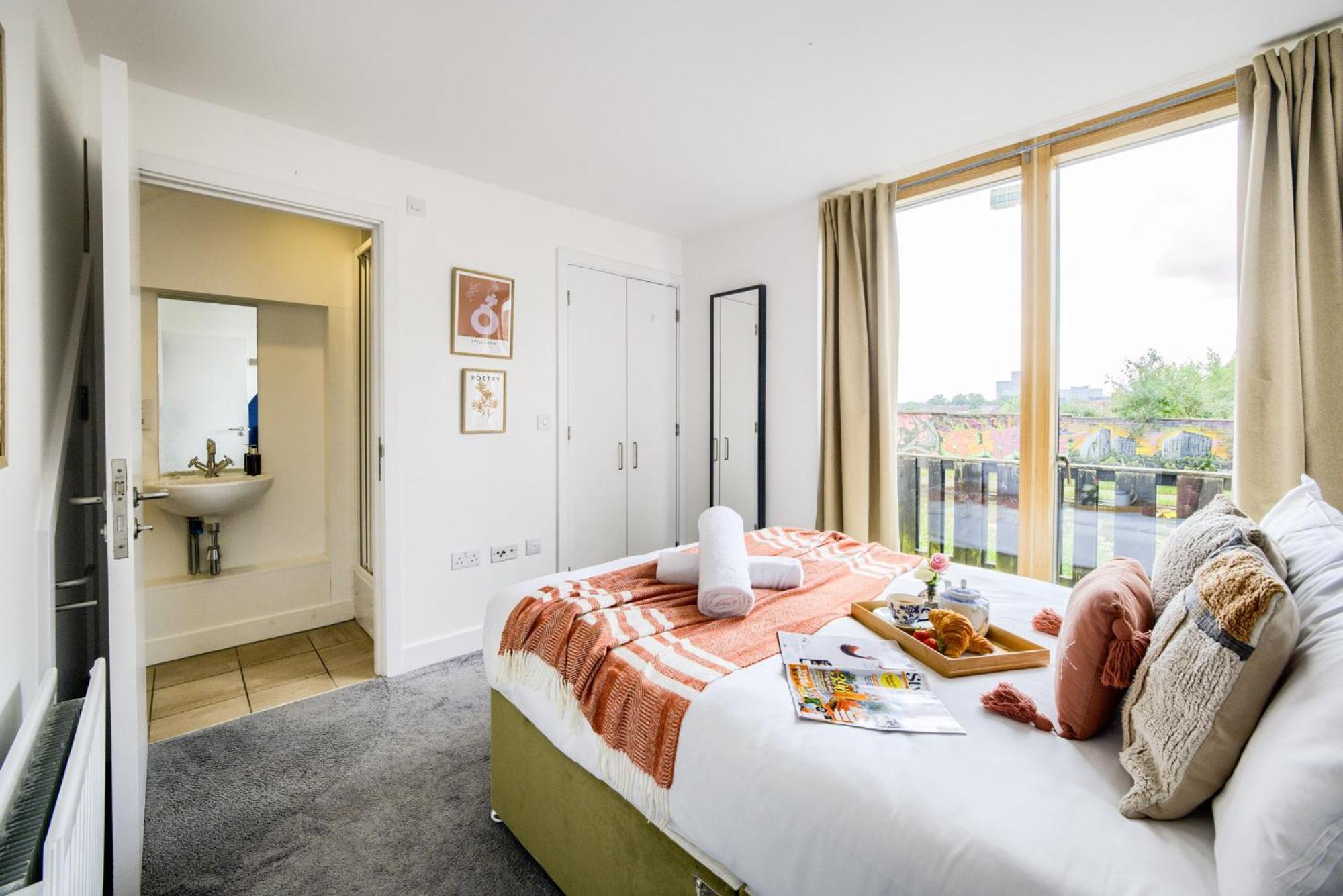 Coventry Large 4-Bed Townhouse By Empower Homes Buitenkant foto