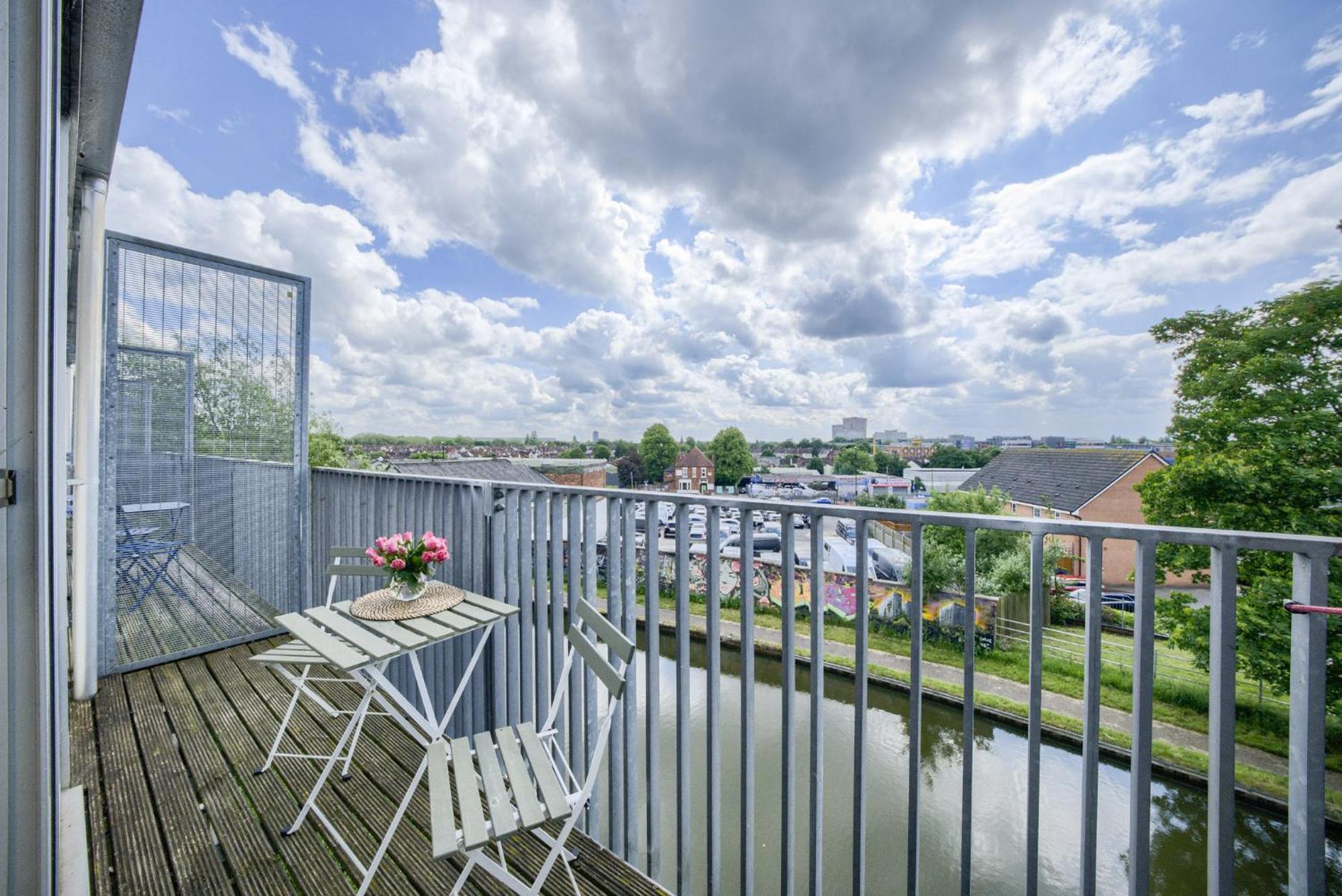 Coventry Large 4-Bed Townhouse By Empower Homes Buitenkant foto