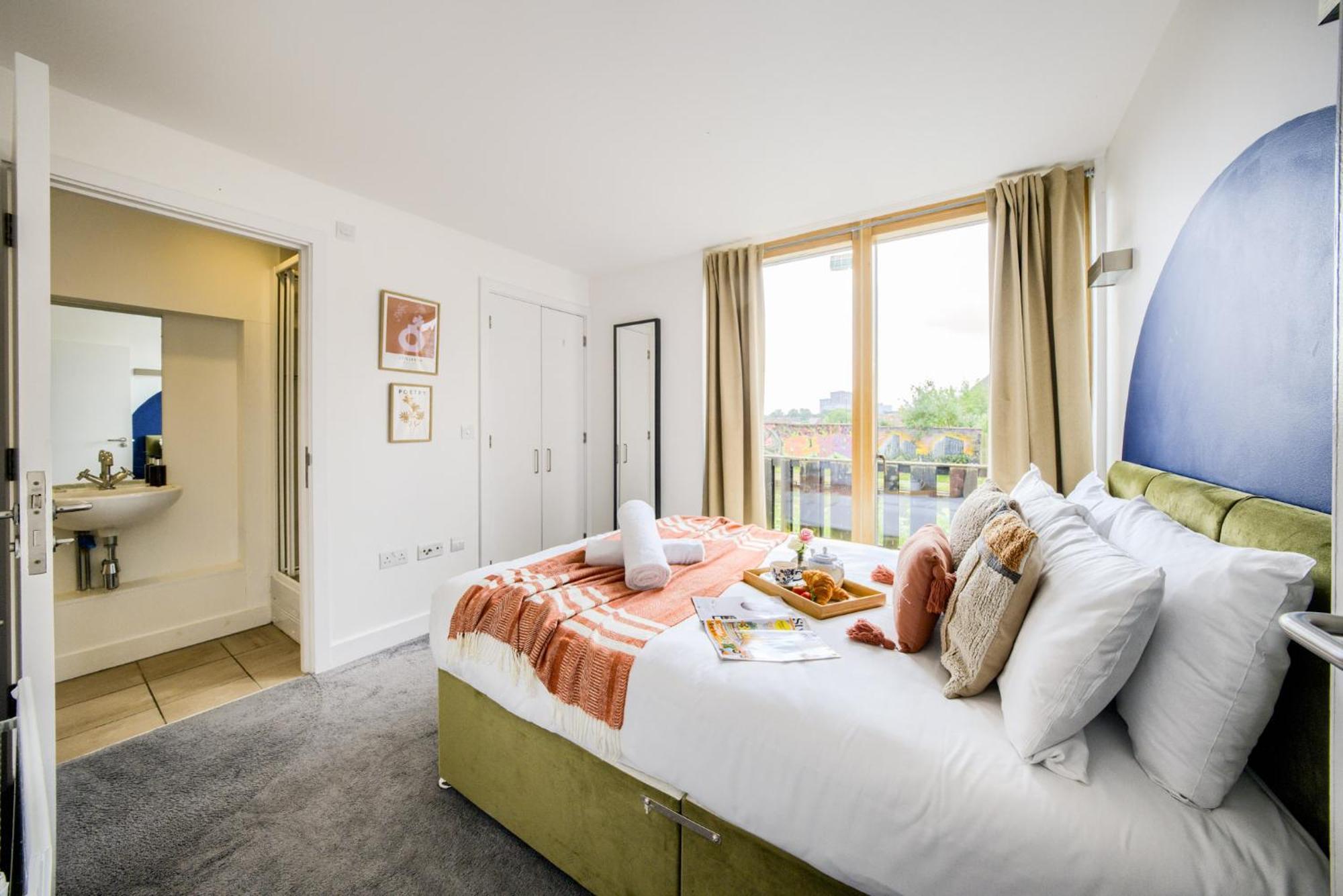 Coventry Large 4-Bed Townhouse By Empower Homes Buitenkant foto