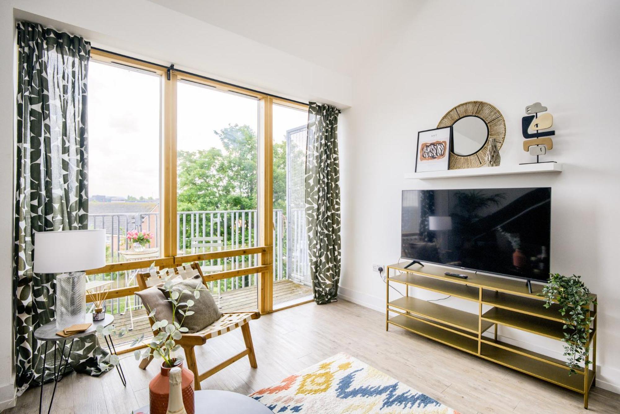 Coventry Large 4-Bed Townhouse By Empower Homes Buitenkant foto