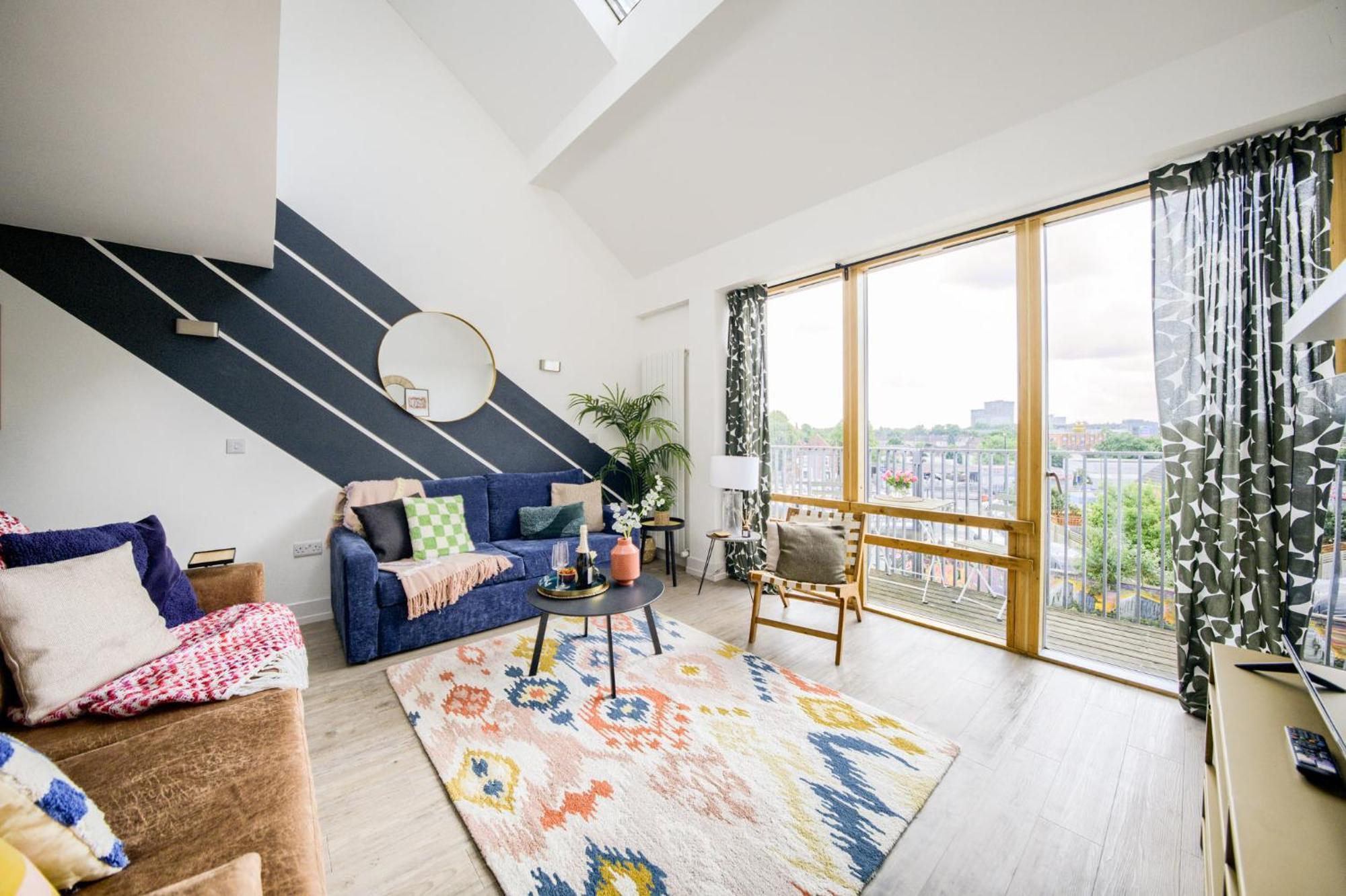 Coventry Large 4-Bed Townhouse By Empower Homes Buitenkant foto