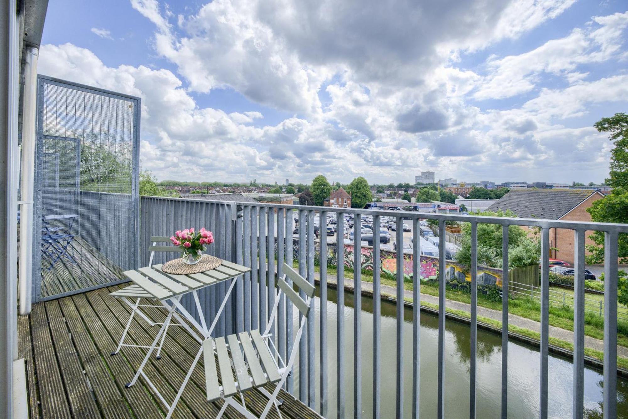 Coventry Large 4-Bed Townhouse By Empower Homes Buitenkant foto